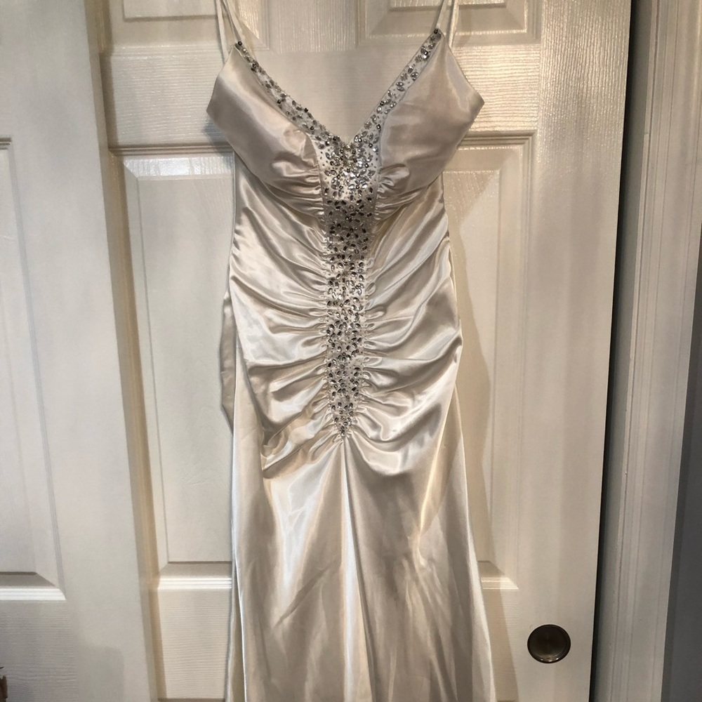 Sleek Long Dress 👗